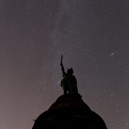 Hermannsdenkm. mit Milchstraße, Canon6D, 28mm, ISO5000, Bl. 3,5, Stacking, J. Stroiczek