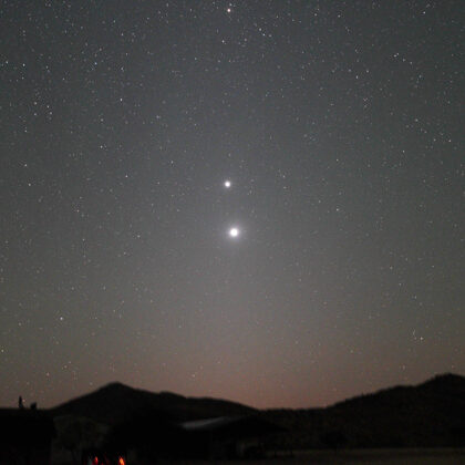 Zodikallicht, Venus, Jupiter u. Mars zum Sonnenaufg. in Namibia, F34mm,75s, ISO3200, H. He