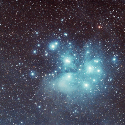 Plejaden am 25.12.2021, Canon 200d + Sharpstar 76, 140x180s ISO800, J. Stroiczek