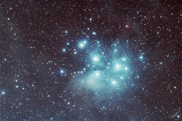 Plejaden am 25.12.2021, Canon 200d + Sharpstar 76, 140x180s ISO800, J. Stroiczek